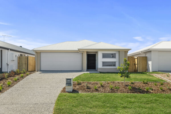 27 Davis Way, Walloon, QLD 4306