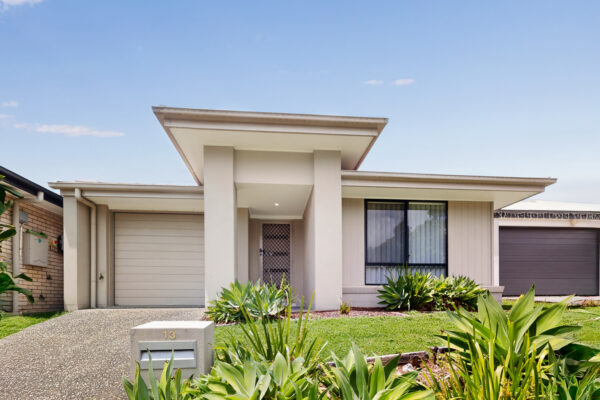 13 Napa Circuit, Holmview, QLD 4207